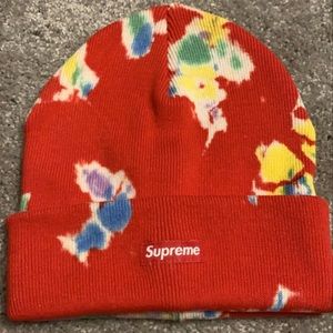 Supreme splatter dyed beanie red